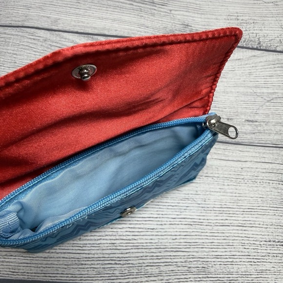 DC Comics Wonder Woman Blue Star Quilted Zip Wallet With Flap - Picture 9 of 11